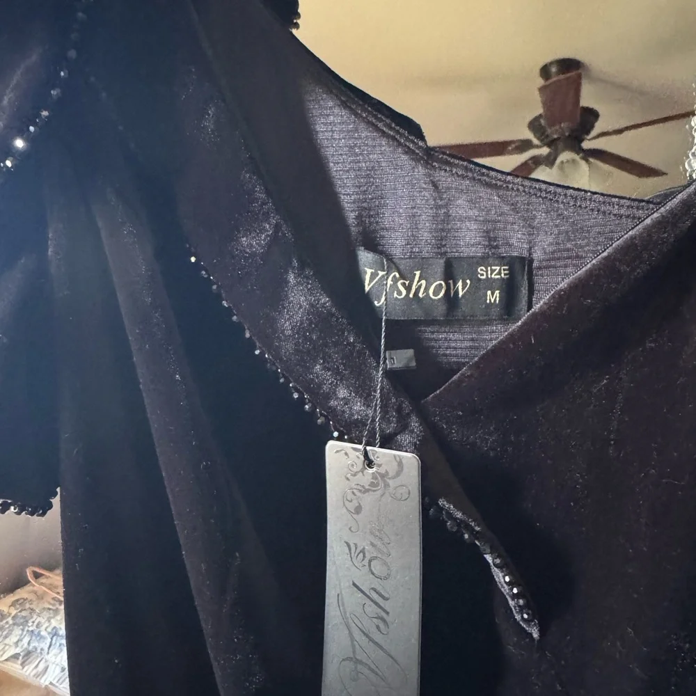 Elegant Black One-Shoulder Evening Dress - Picture 11 of 11